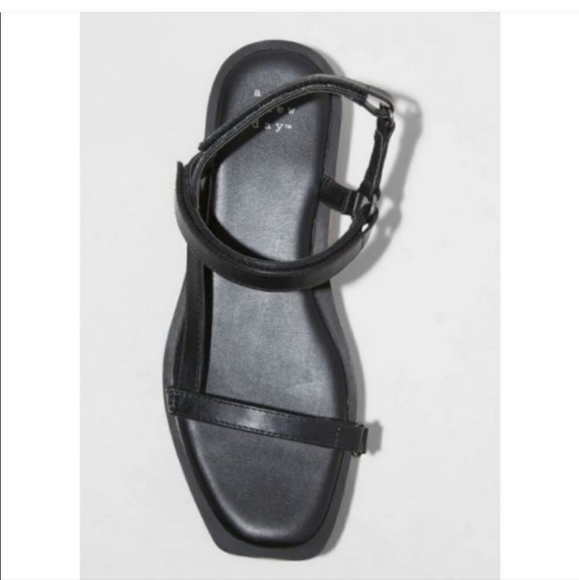 Cute Adjustable Strap Sandal - Picture 2 of 3